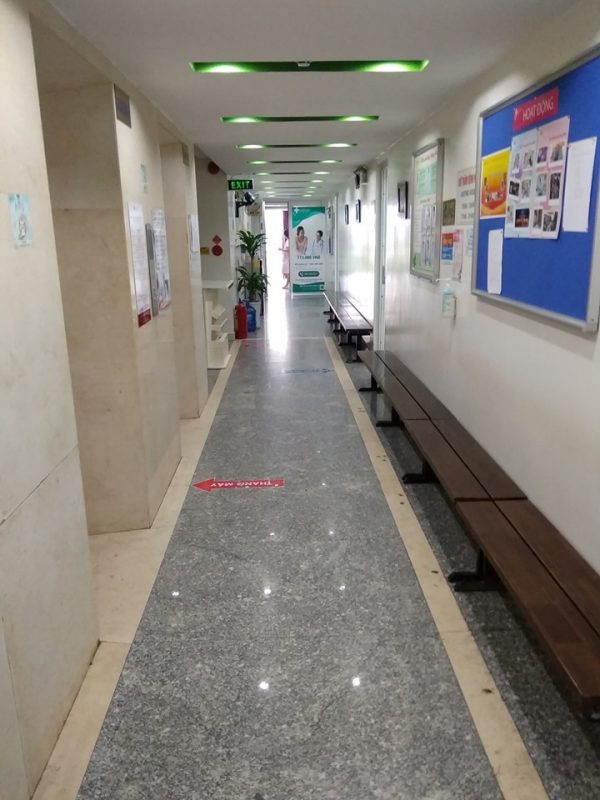 hành lang của bệnh viện ung bướu hưng việt