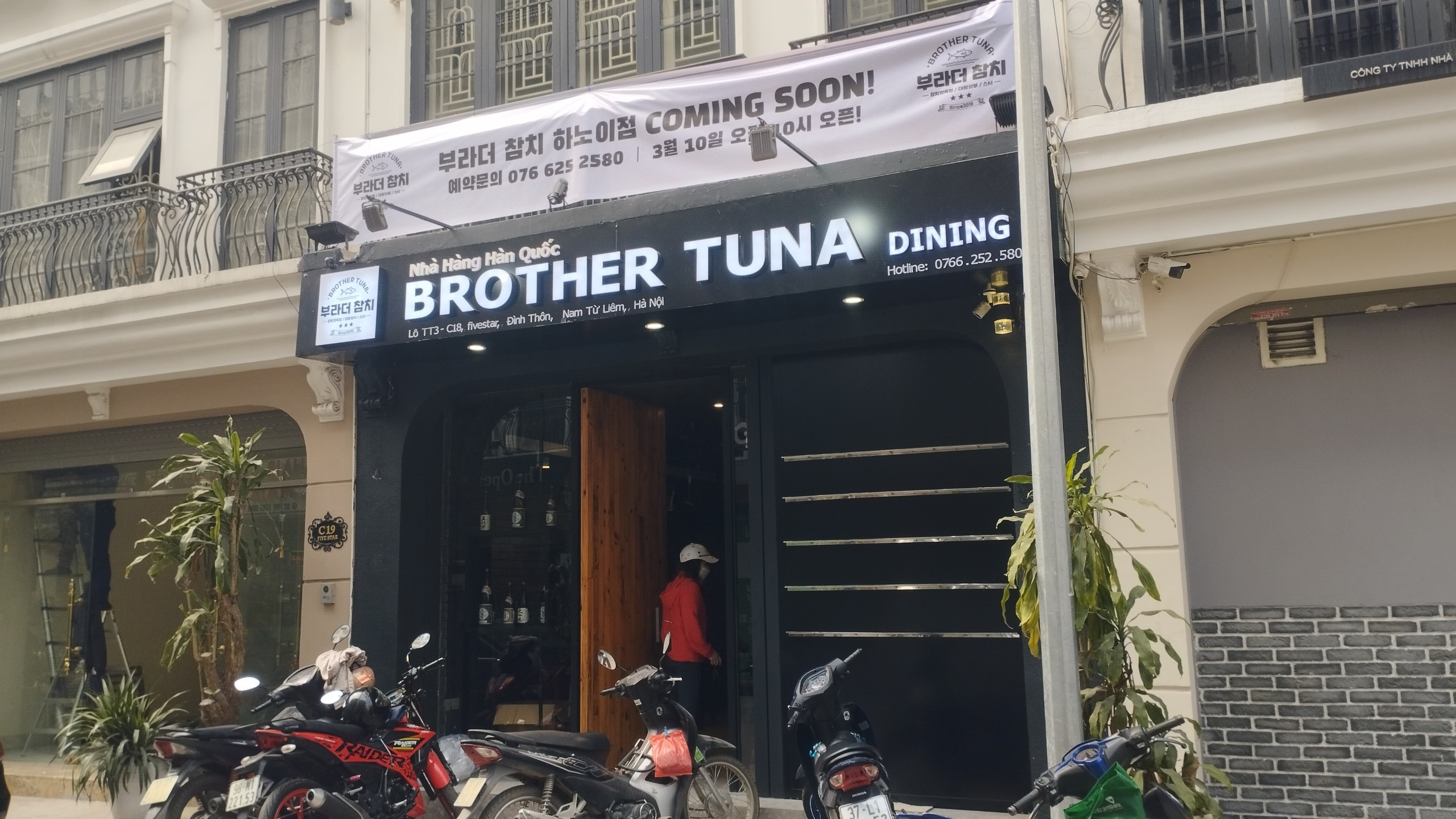 nhà hàng brother tuna