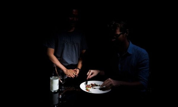 Nhà hàng Noir. Dining in the Dark