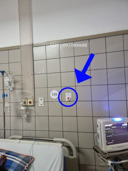 nút chuông gọi y tá tại bệnh viện Bạch Mai