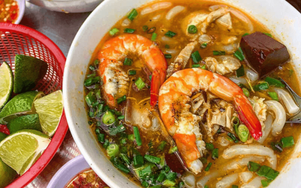 Quan-Banh-Canh-Cua-Do-Den-600x374.png